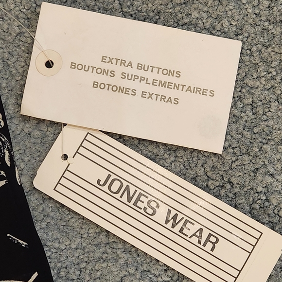 NWT Jones Wear sleeveless button down blouse Size 10 black and cream floral - Picture 6 of 12